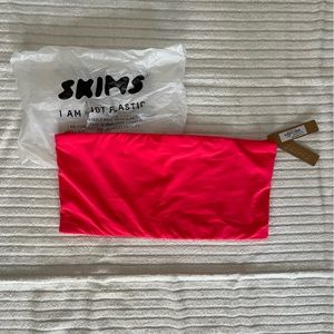 COPY - SKIMS NWT fits everybody bandeau strapless bra hot pink S